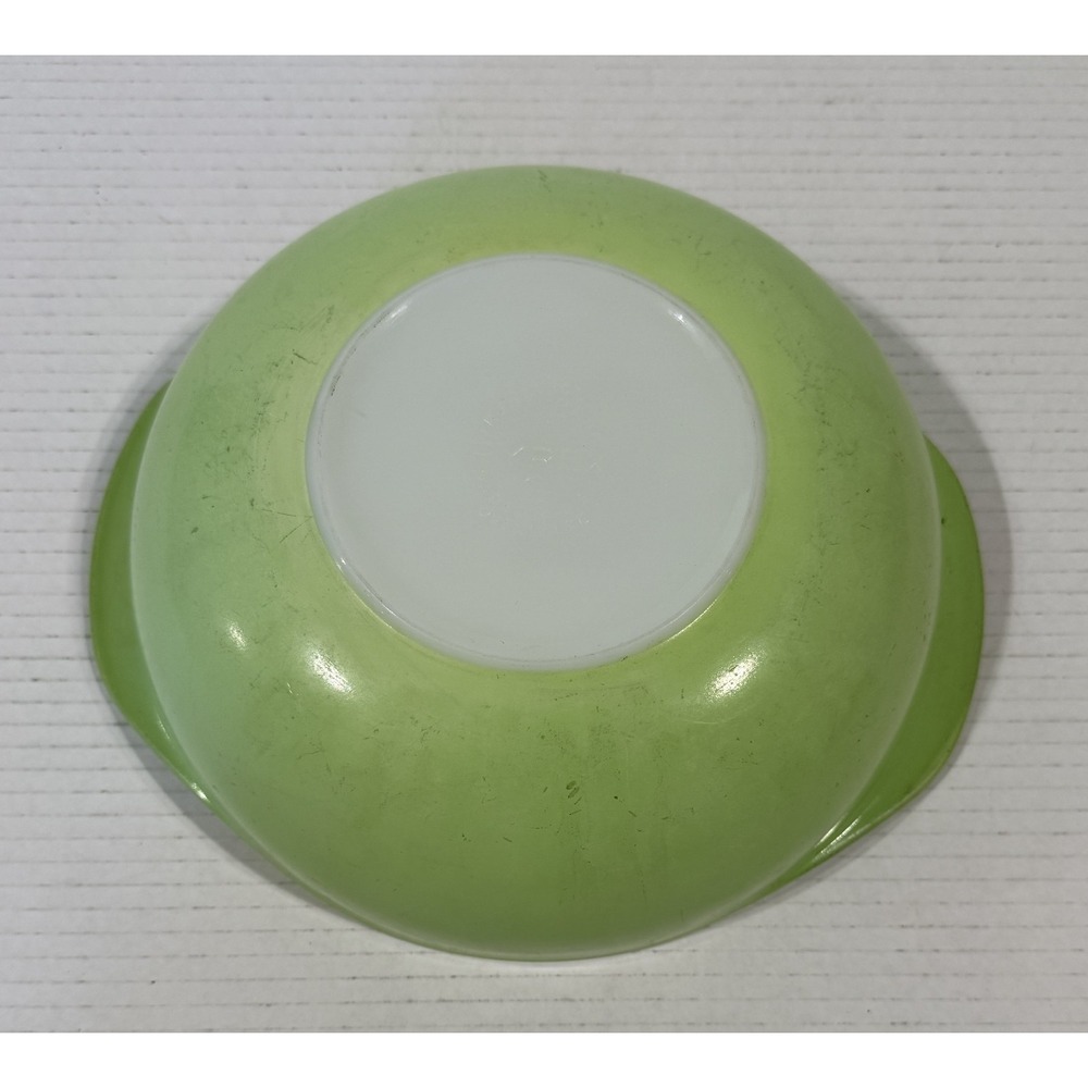 PYREX 024 - VTG Casserole Bowl Lime Green Milk Glass - Made in USA - 2qt - 9" - Picture 3 of 12